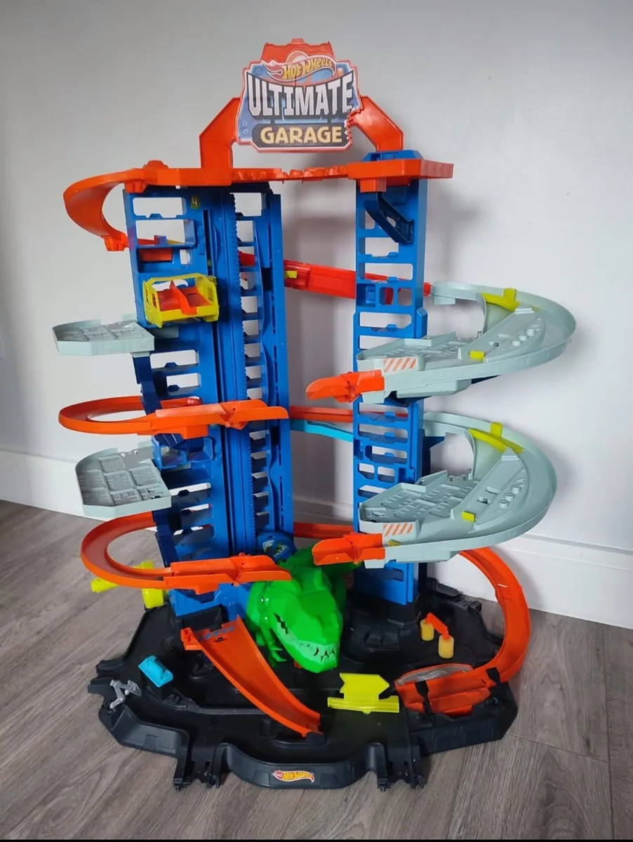 Hot Wheels Garage