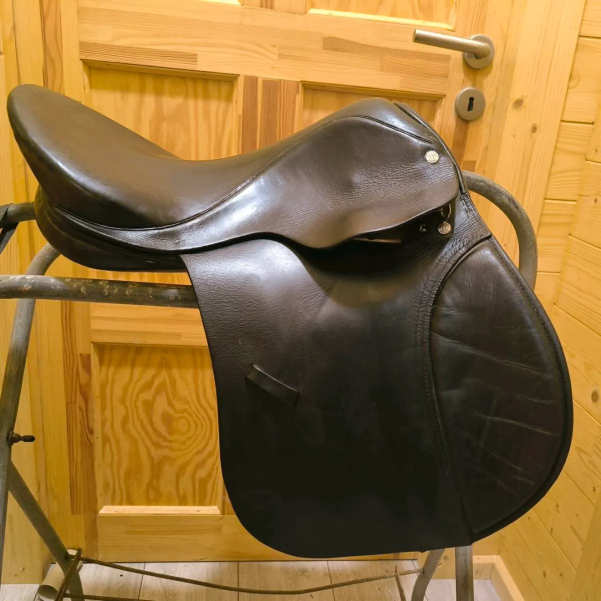 Excellent Berney Saddle 16.5 - Image 1