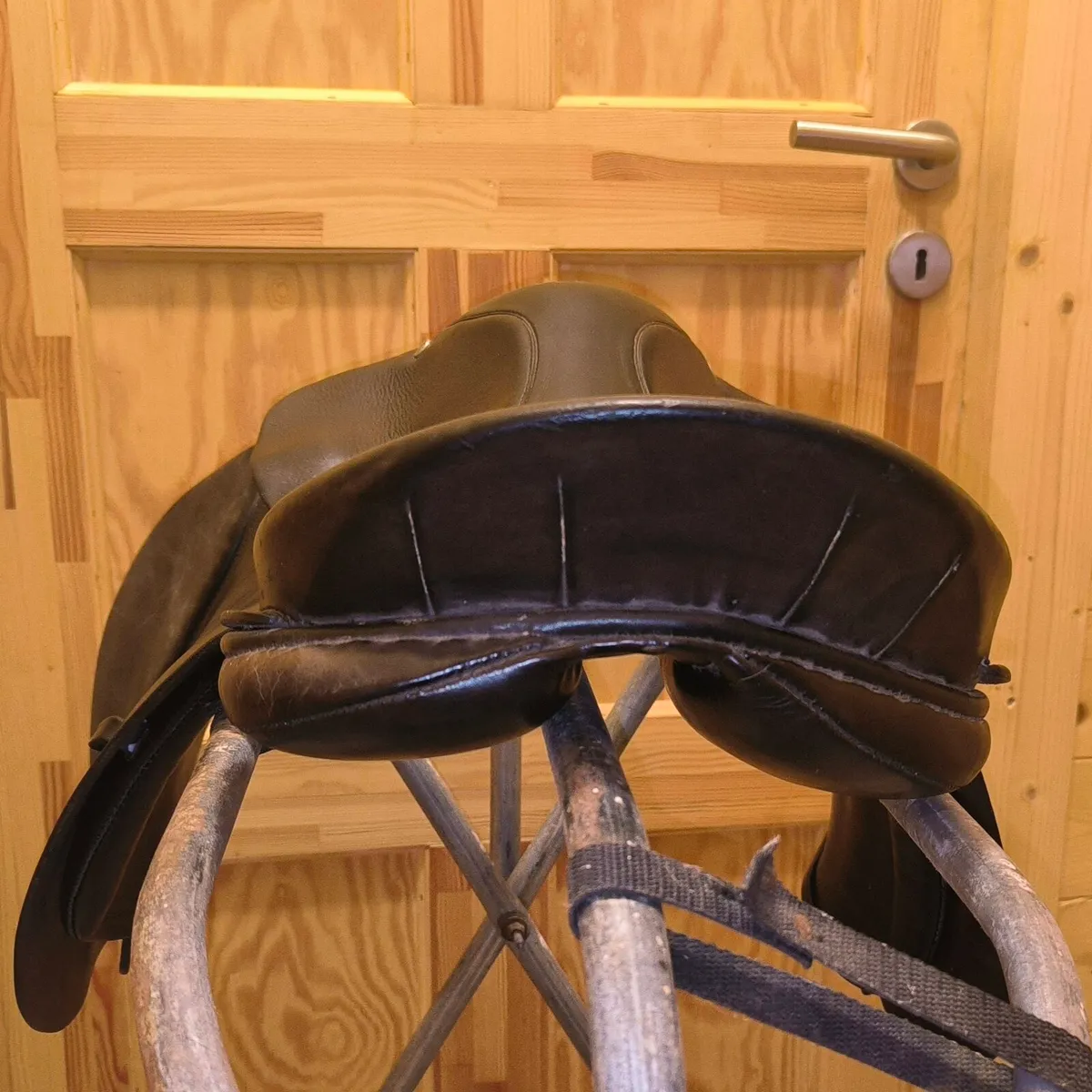Excellent Berney Saddle 16.5 - Image 4