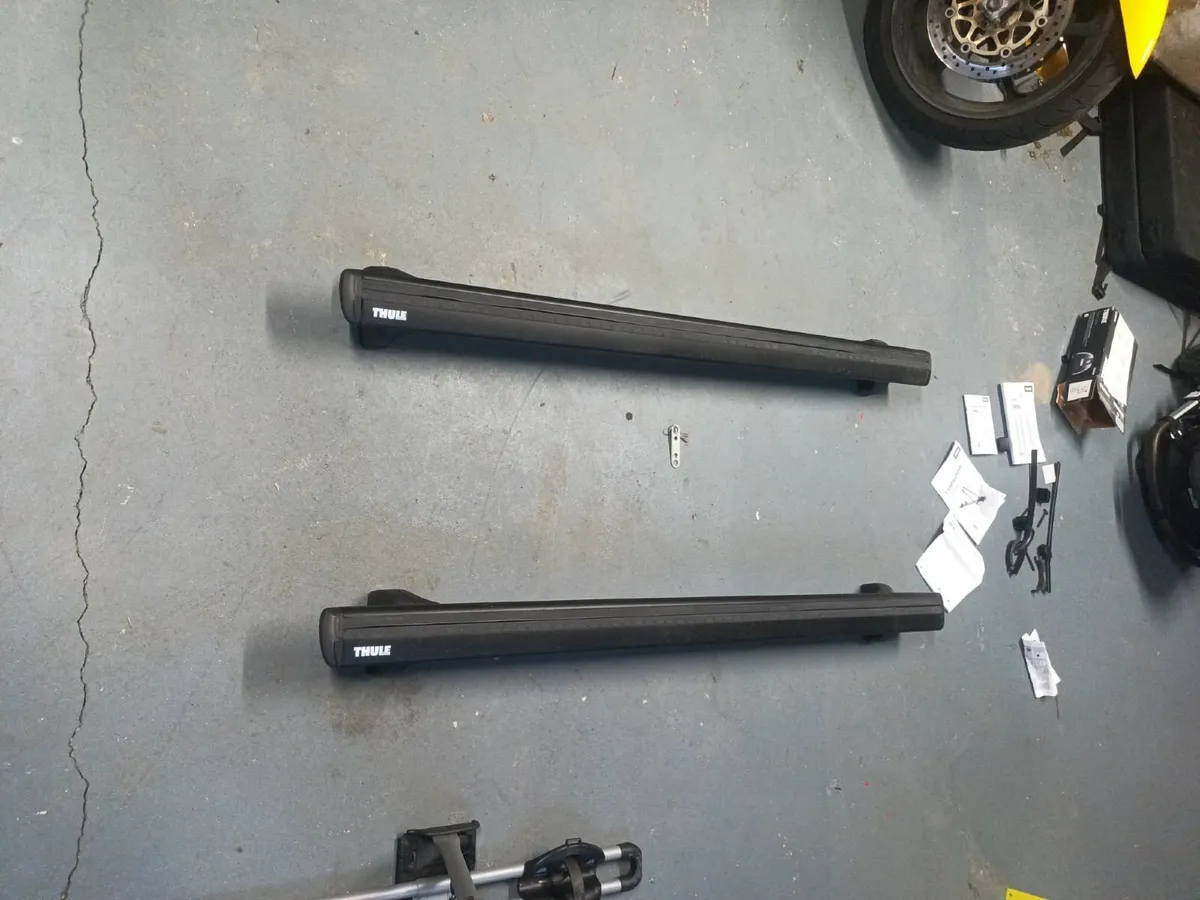 Thule Roof Rack and Mounting System - Image 1