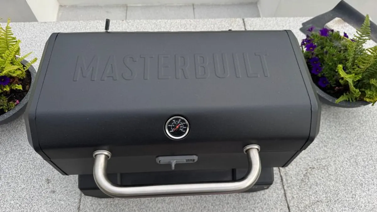 MasterBuilt Portable Charcoal BBQ Grill w/Cart - Image 2