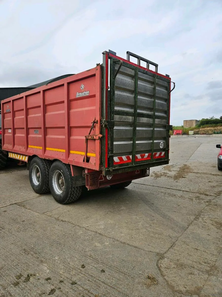 Livestock ramp for grain trailer - Image 1