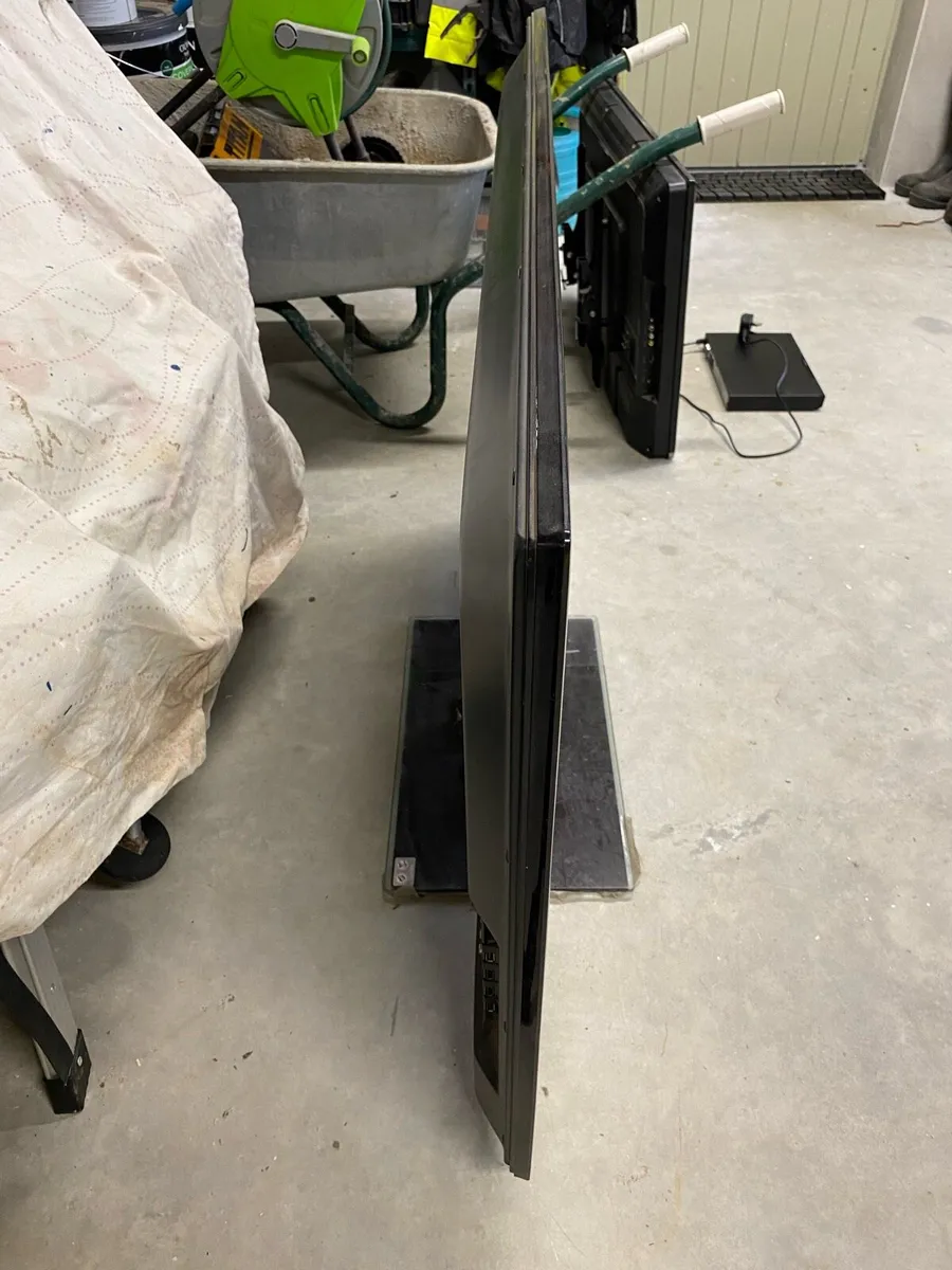 Samsung 51 inch flat screen plasma plus other bits - Image 2