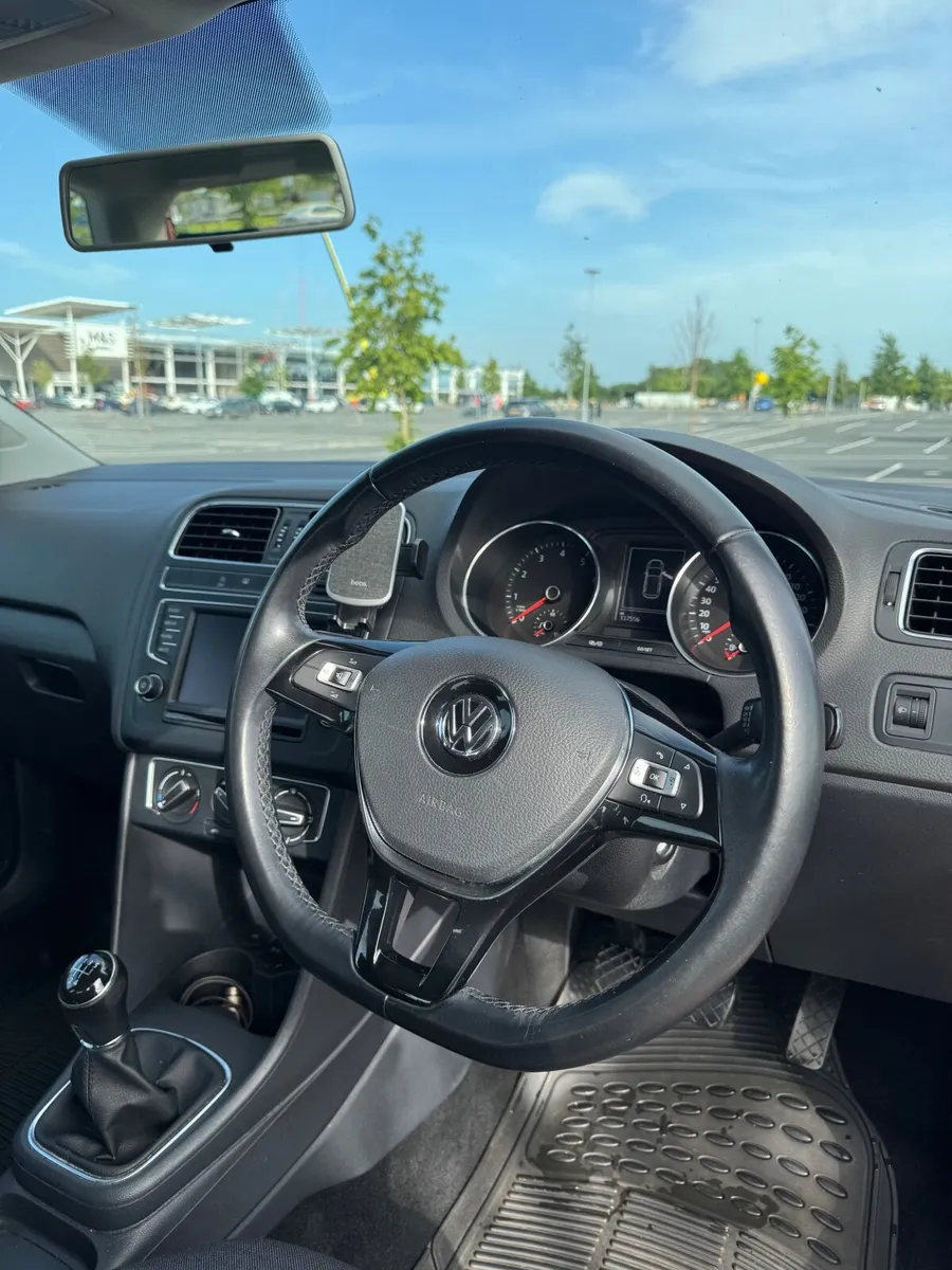 Volkswagen Polo 2015 - Image 3