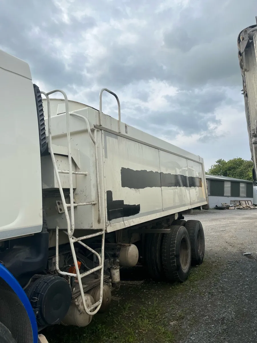 18ft insulated tar body - Image 1