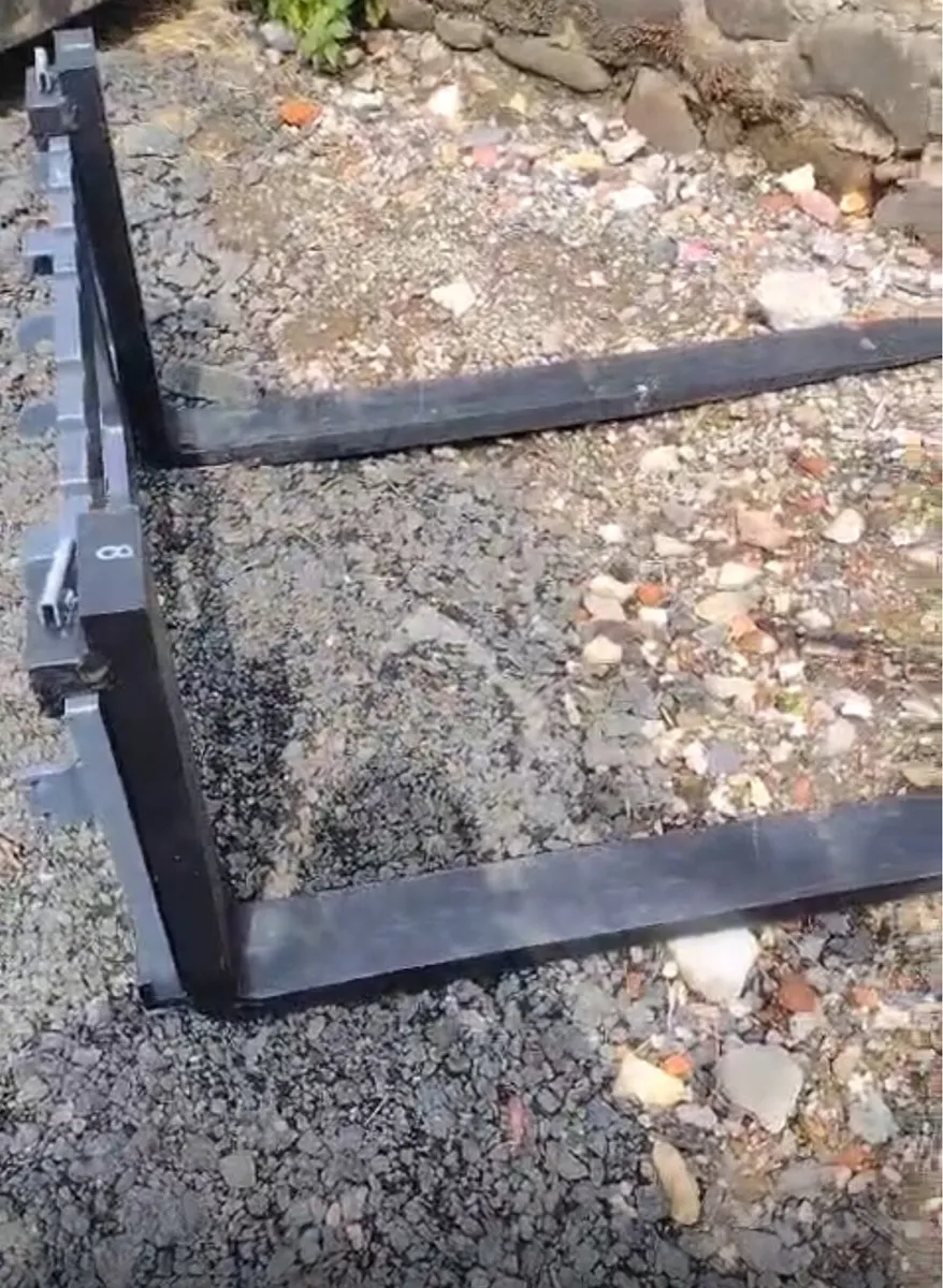 Multione Loader Bucket Pallet Forks Grab No Vat - Image 3