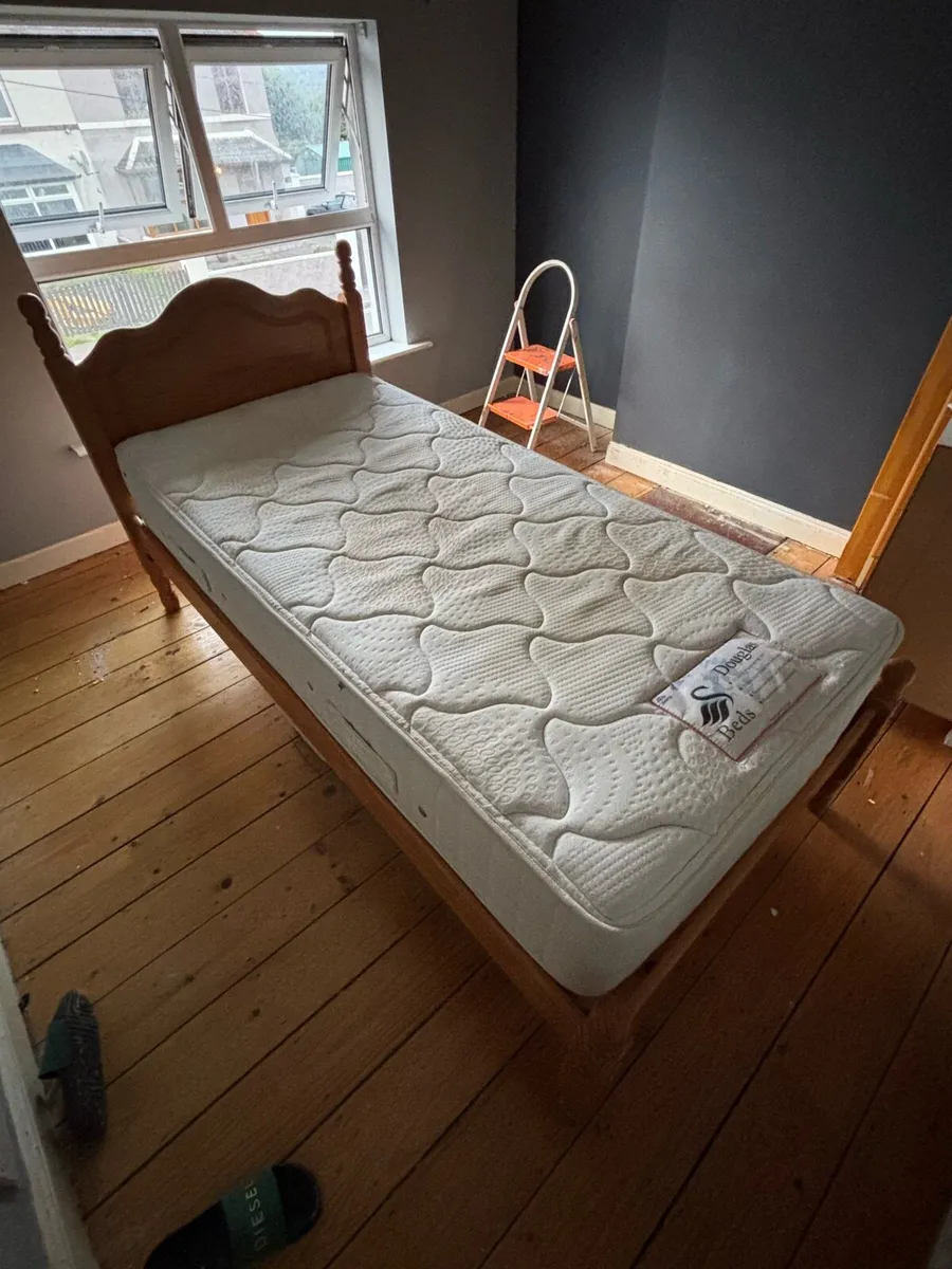 Single bedframe and mattress - Image 1