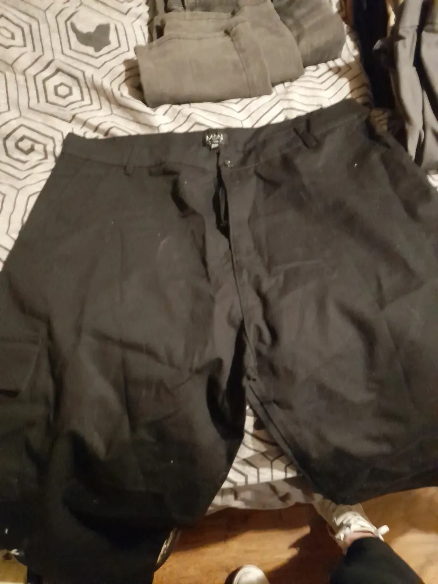Mens chinos - Image 2