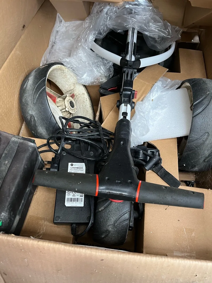 Golf battery trolley - Image 1