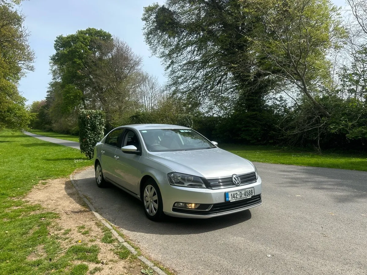 2014 Volkswagen Passat - Image 1