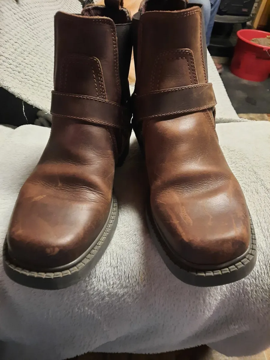 Boots - Image 2