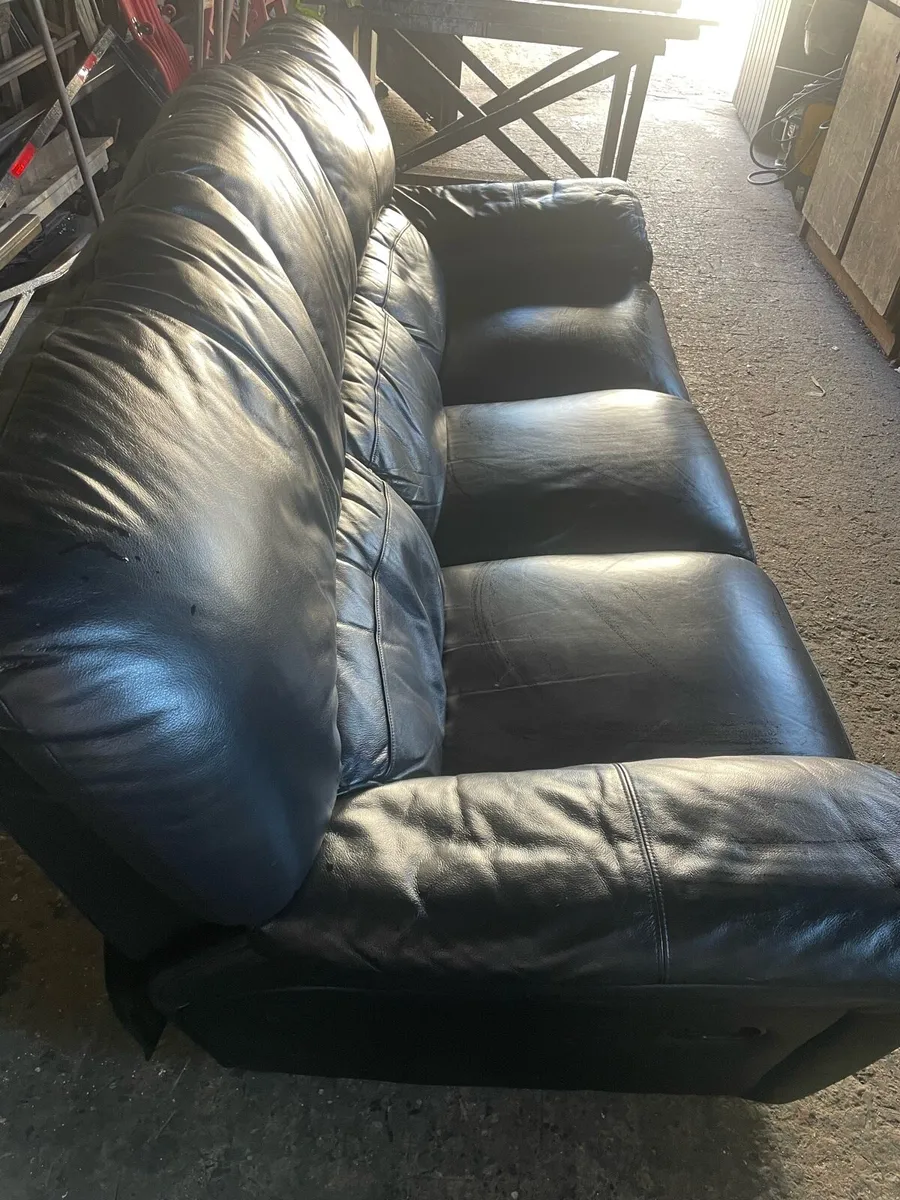 3 seater couch - Image 1