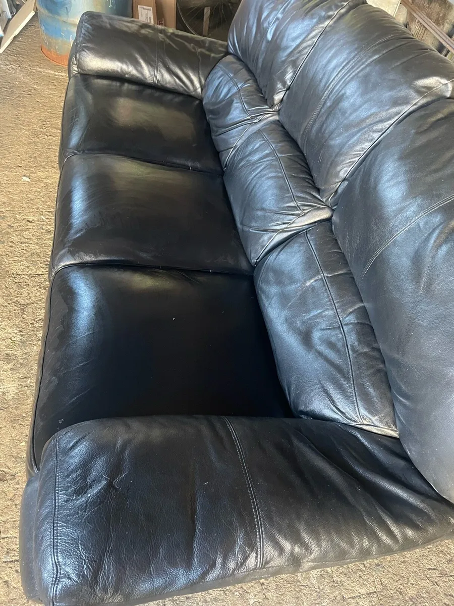 3 seater couch - Image 2