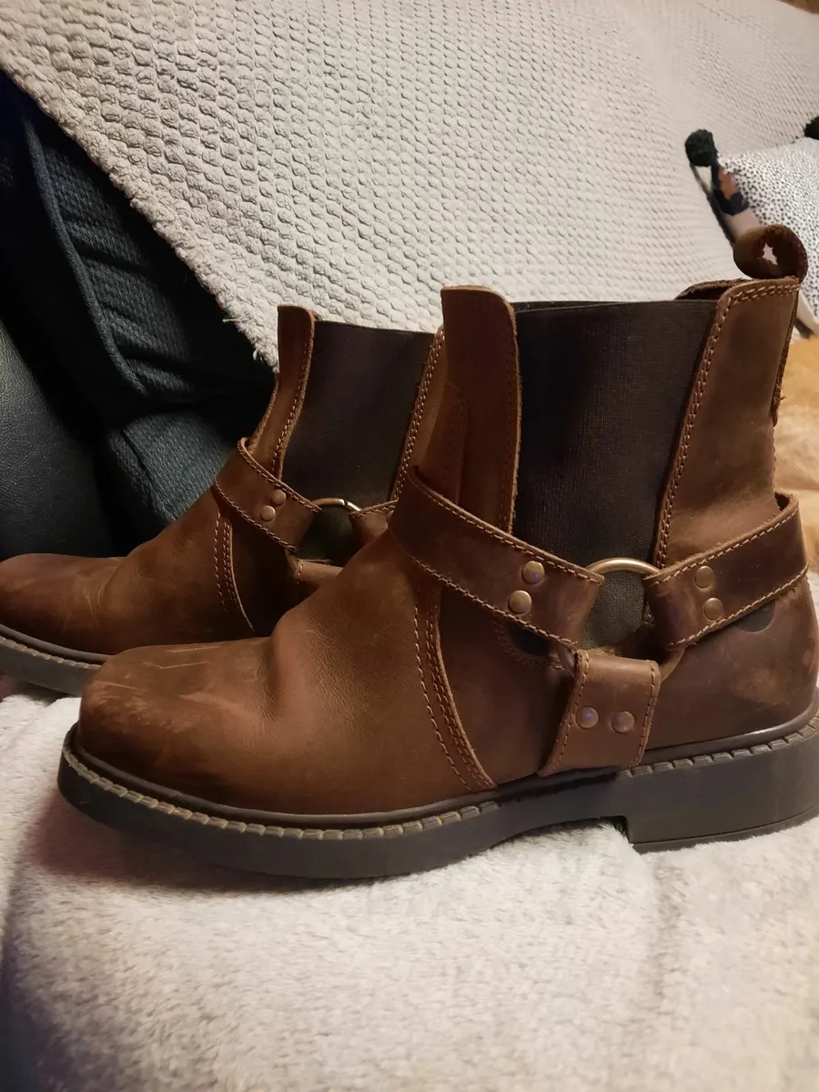 Boots - Image 3