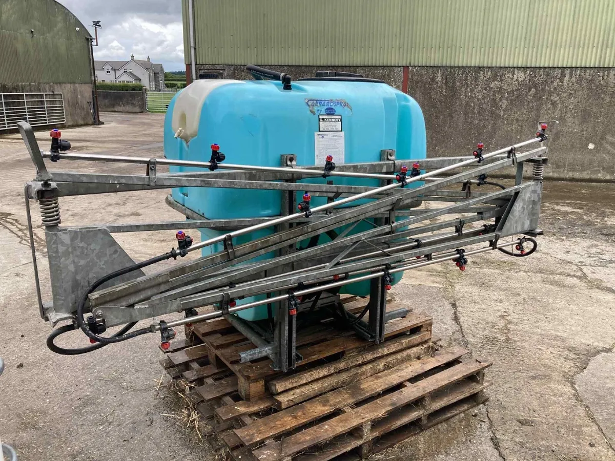 Carrarospray 600 litre sprayer 12 metre Booms - Image 1