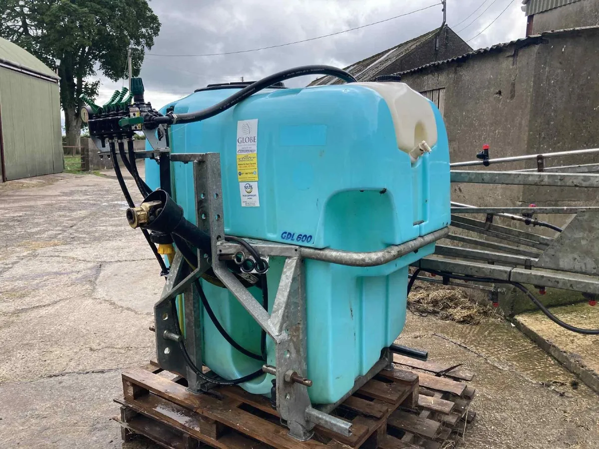 Carrarospray 600 litre sprayer 12 metre Booms - Image 2