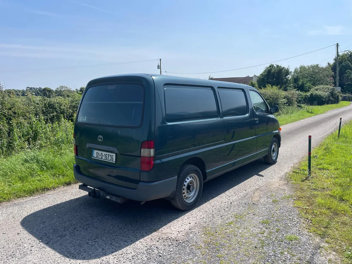 Toyota hiace 2001 minter - Image 1