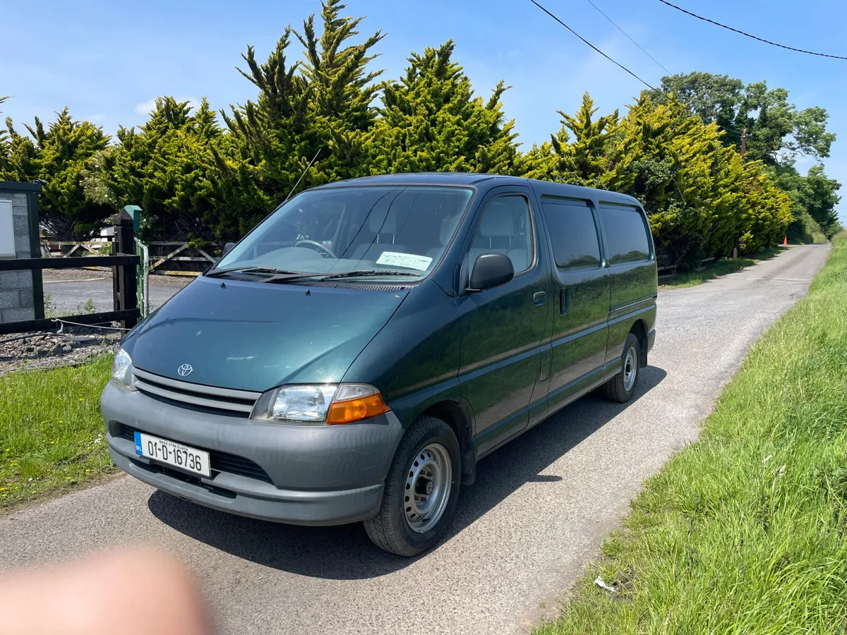 Toyota hiace 2001 minter - Image 3