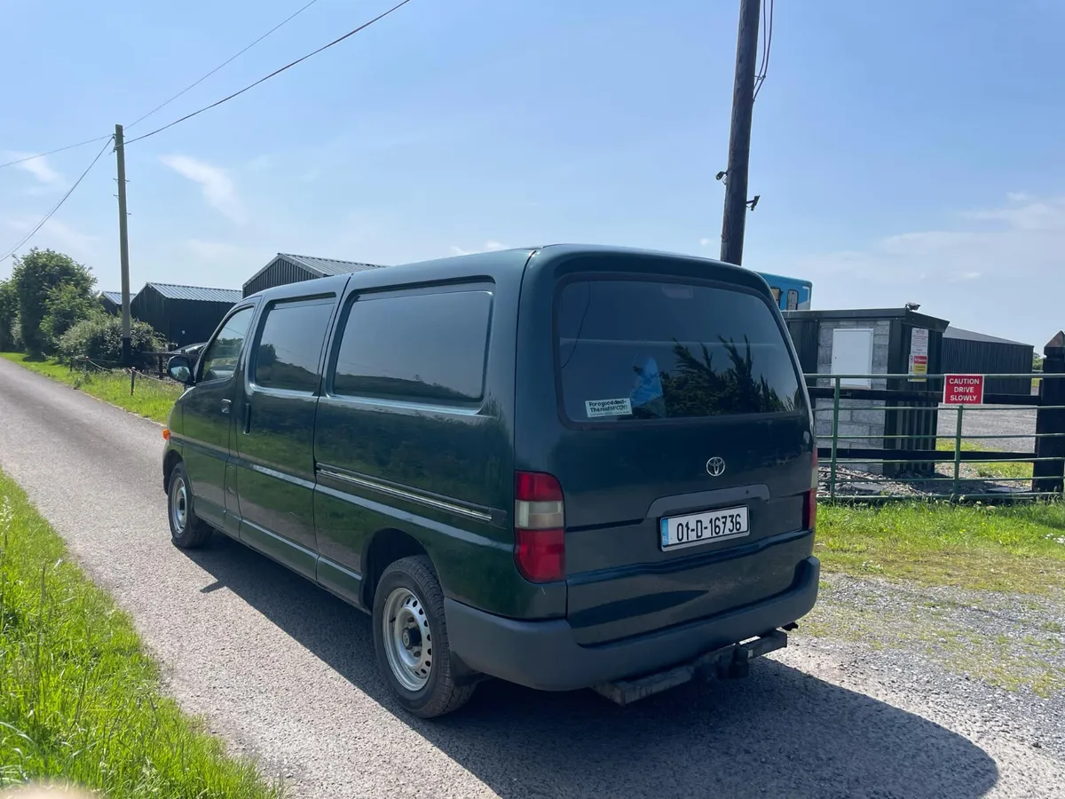 Toyota hiace 2001 minter - Image 4