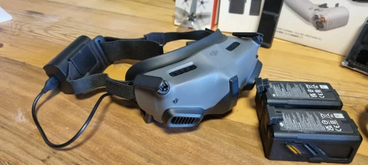 DJI Avata Fly More Combo Kit with Goggles 2 - Image 2
