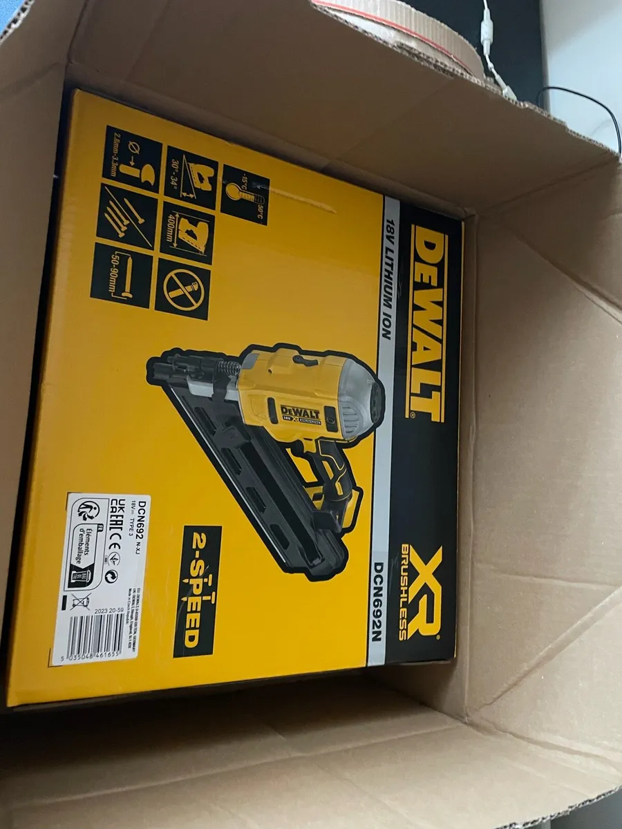 Dewalt 1st fix nail gun - Image 2