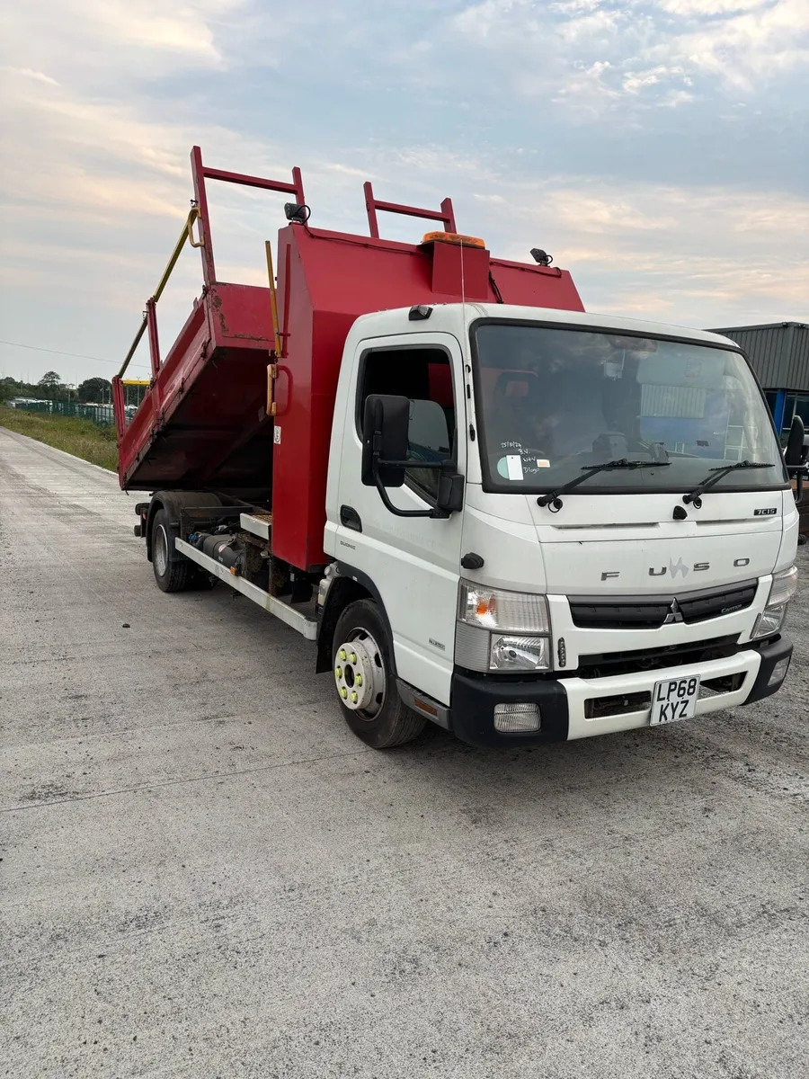 7.5tin  fuso tipper - Image 2