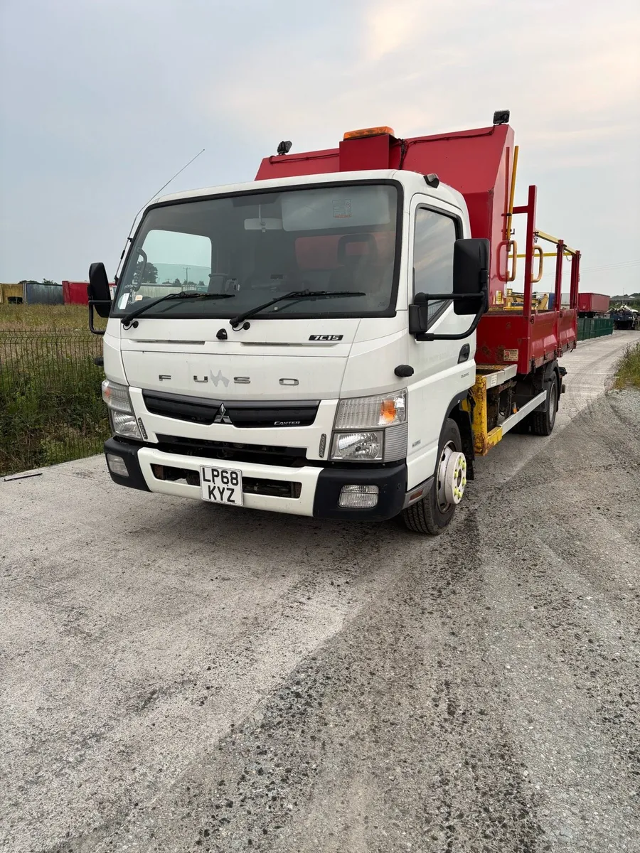 7.5tin  fuso tipper - Image 3