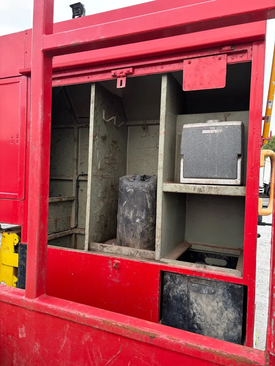 7.5tin  fuso tipper - Image 3