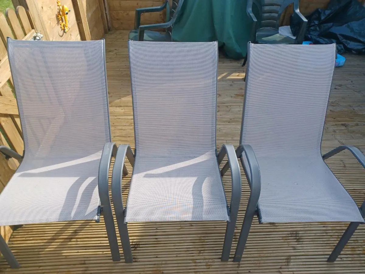 Outdoor Table & 6 Chairs - Image 4
