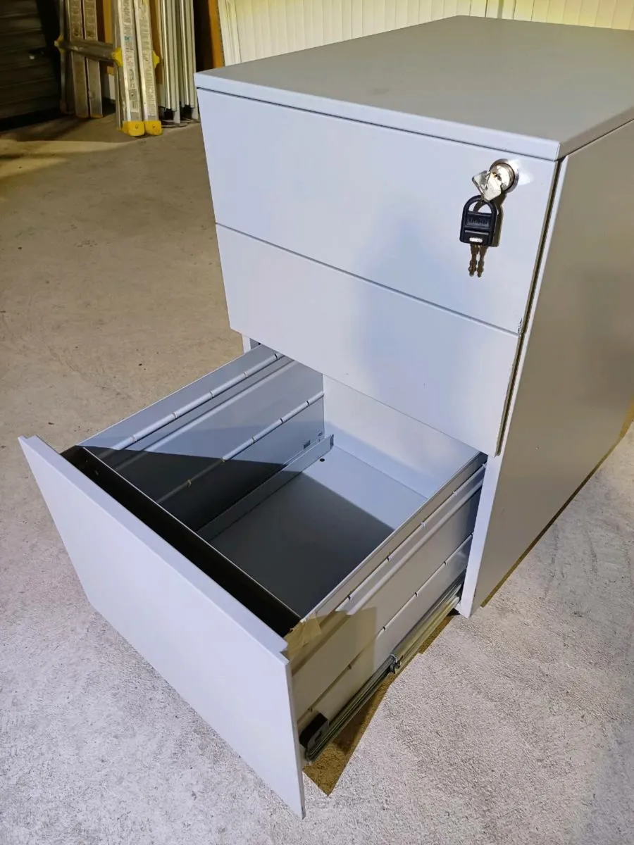 Light Grey Steel Pedestals Lockers - Image 3