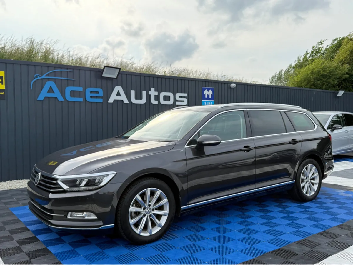 Volkswagen Passat ELEGANCE - 2.0L DIESEL - AUTO - - Image 3