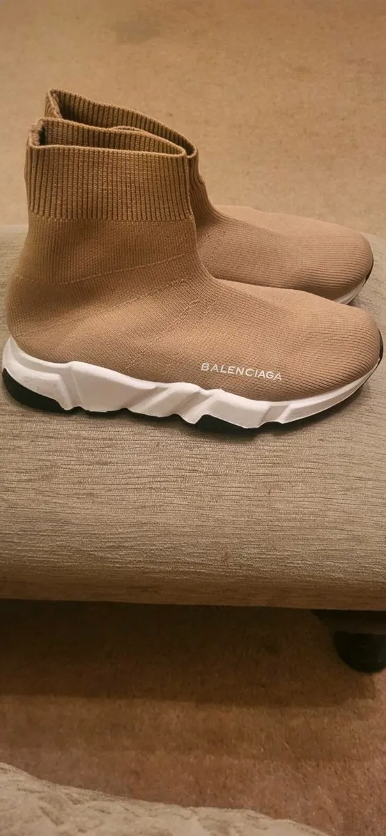 Runners - Image 1