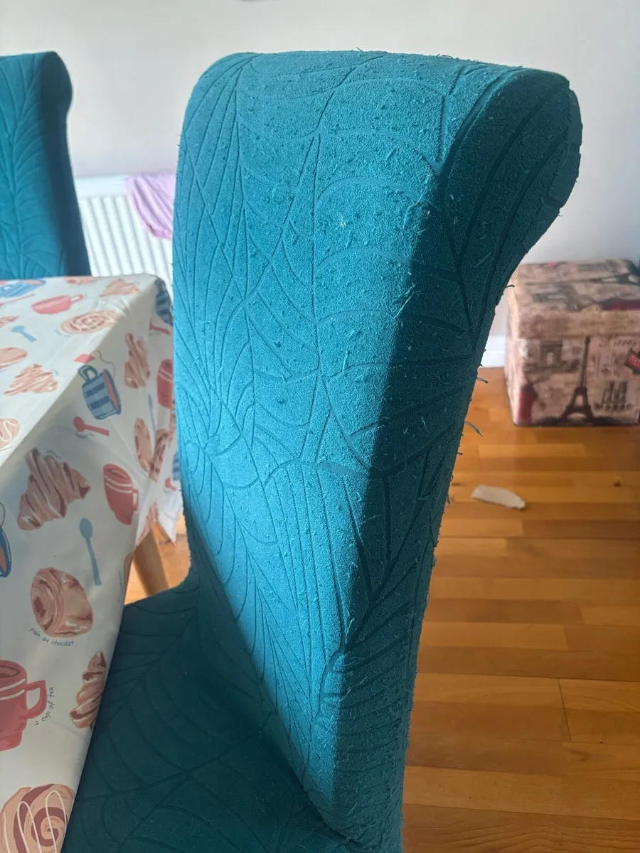Table and 4 chairs - Image 2