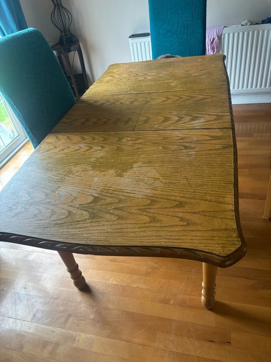 Table and 4 chairs - Image 3