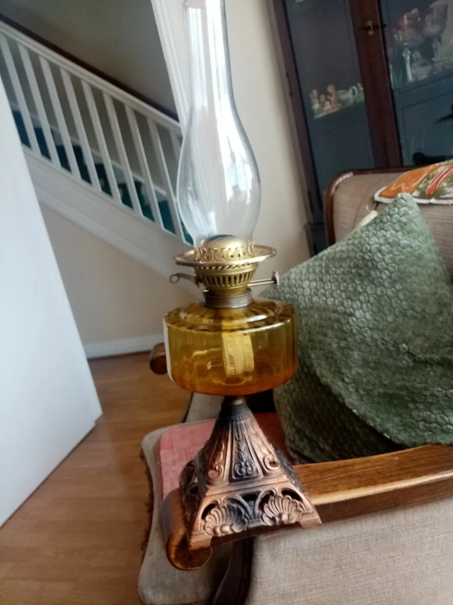 Old oil lamp - Image 3