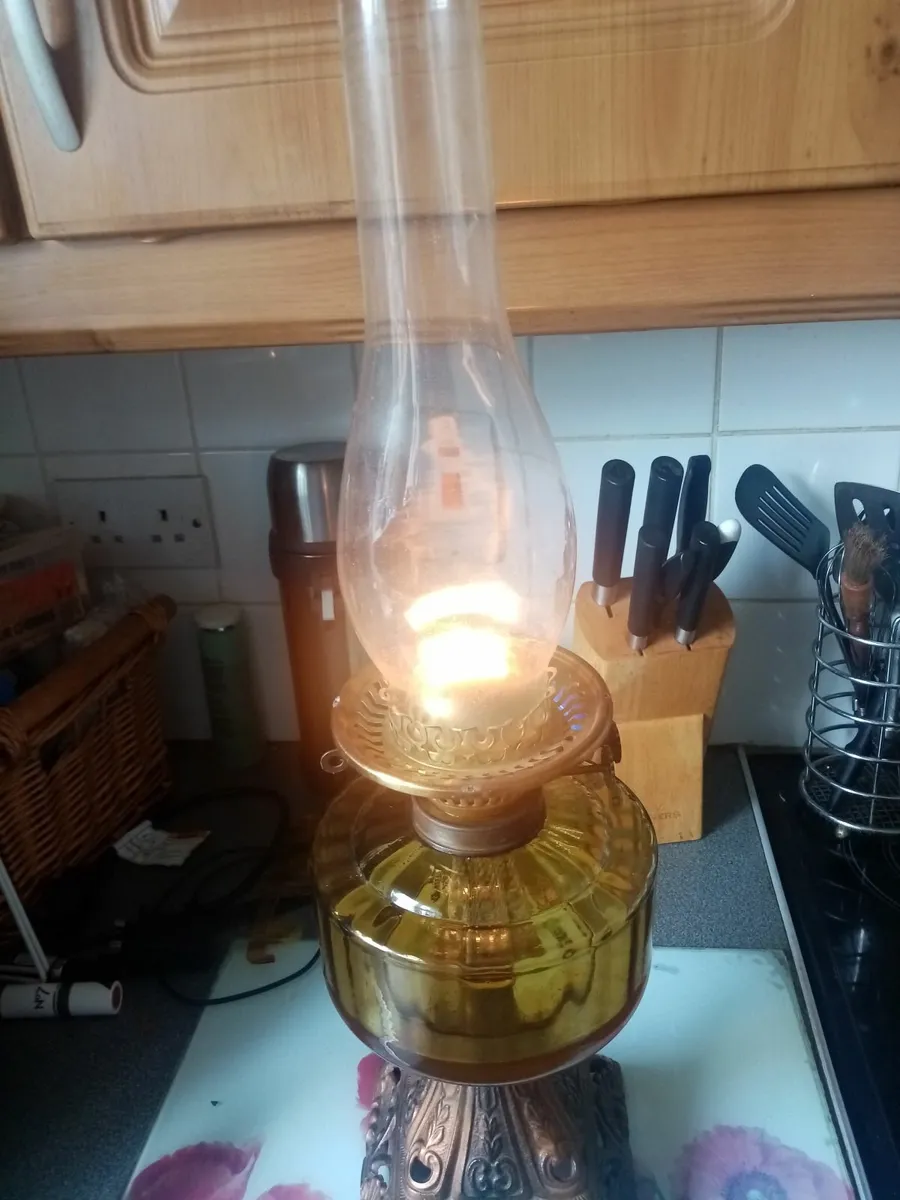 Old oil lamp - Image 4