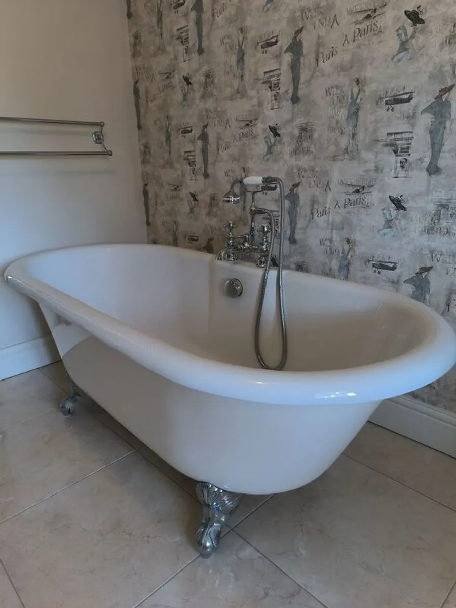 free standing bath - Image 1