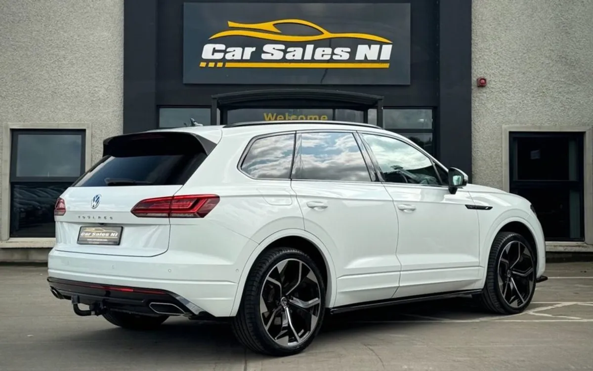 Volkswagen Touareg 3.0 TDI V6 R-line SUV 5dr Dies - Image 4