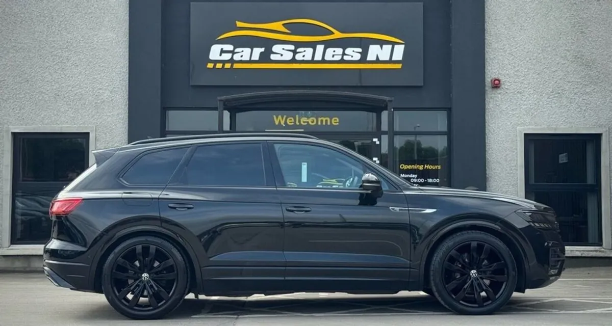 Volkswagen Touareg 3.0 TDI V6 Black Edition SUV 5 - Image 3