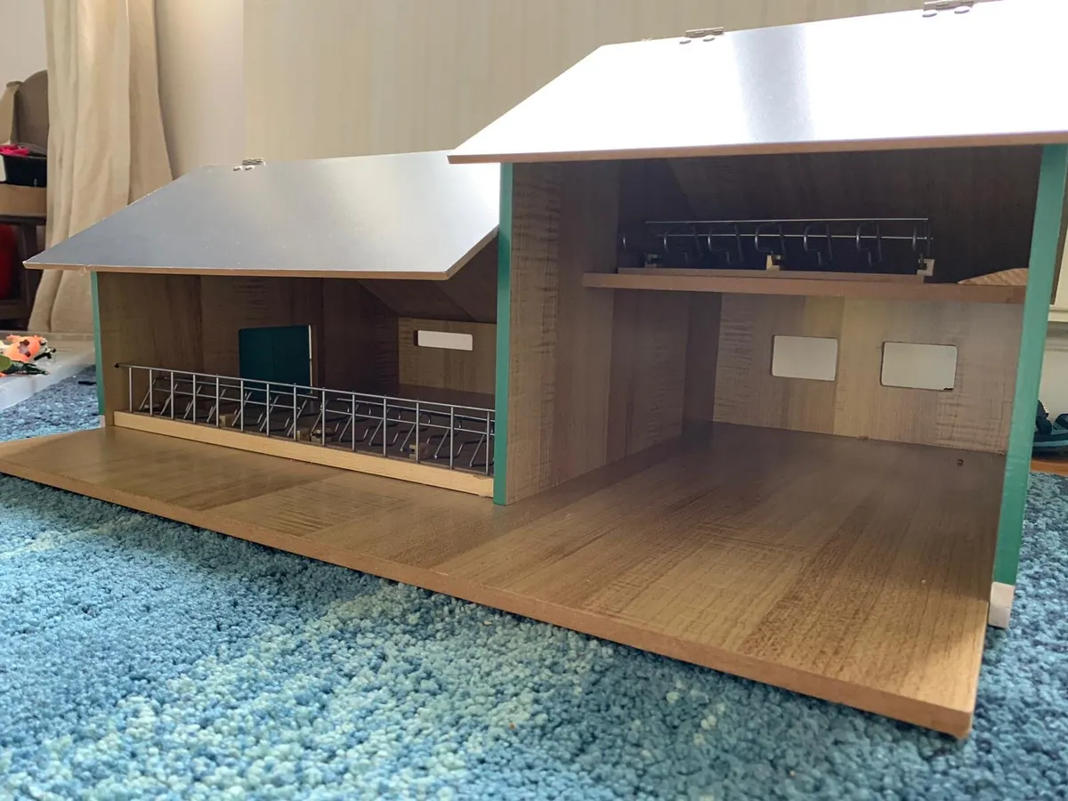 Schleich barn - Image 3