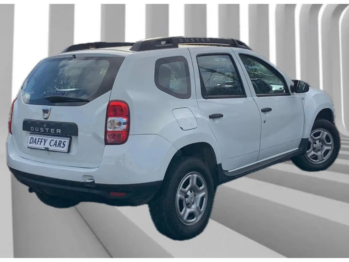 Dacia Duster Essential Blue DCI 115 4DR 4x4 - Image 4