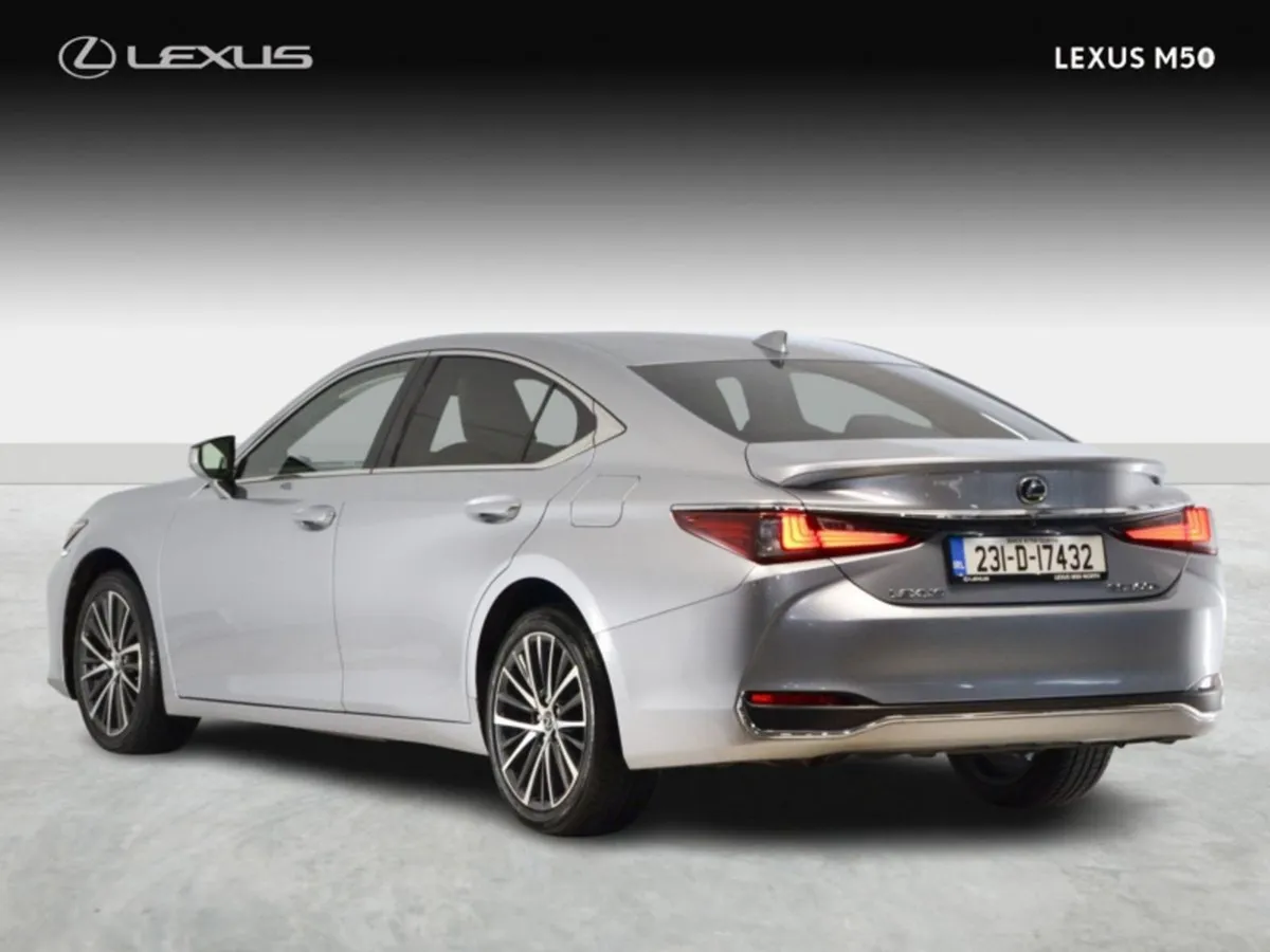 Lexus ES 300h Dynamic - Image 3