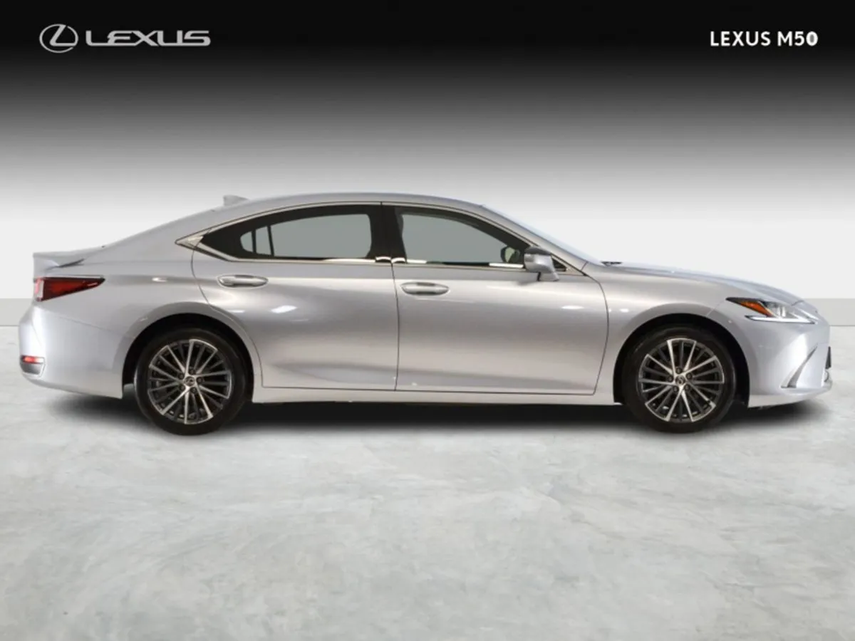 Lexus ES 300h Dynamic - Image 4
