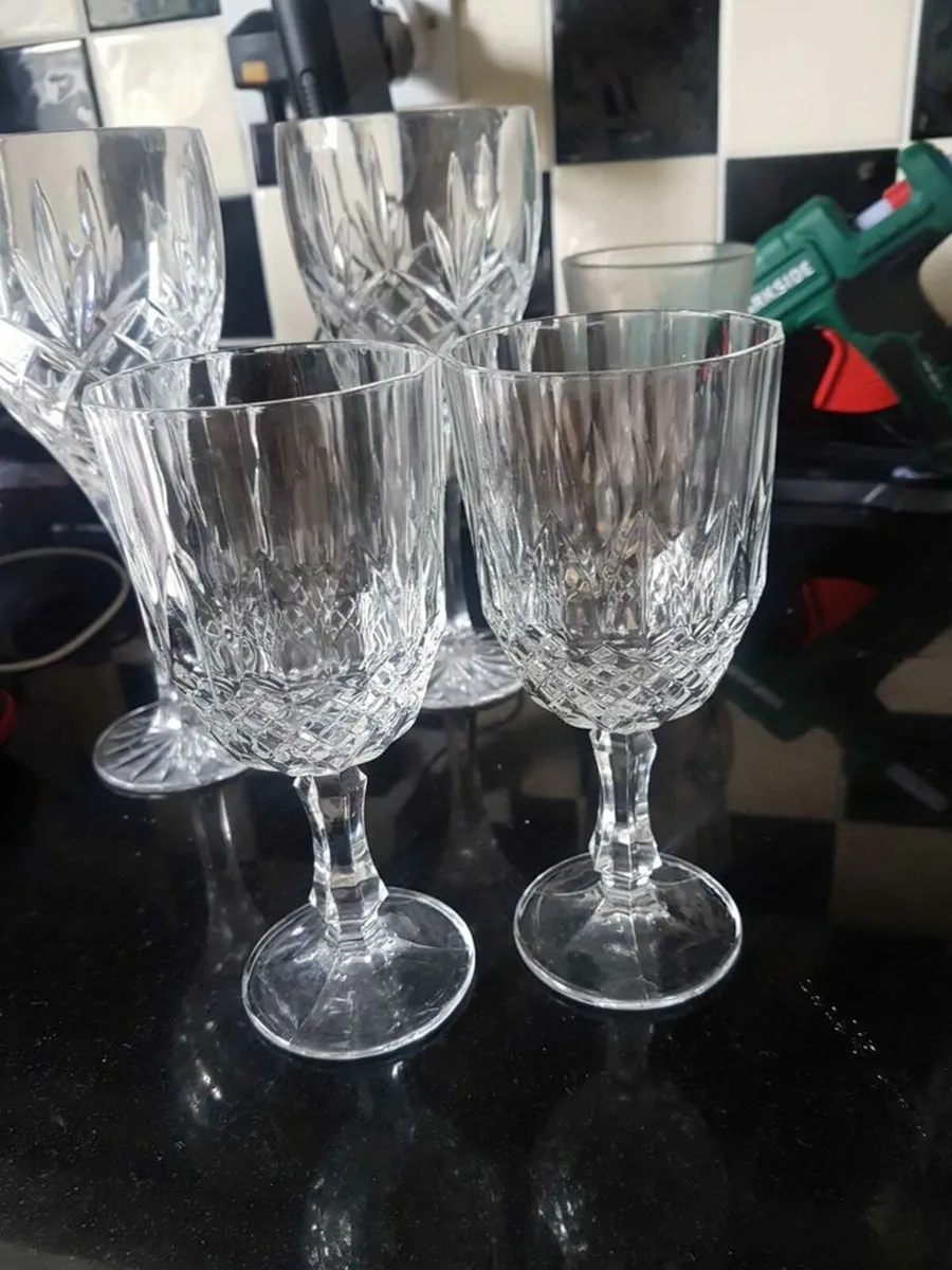 Crystal glasses never used