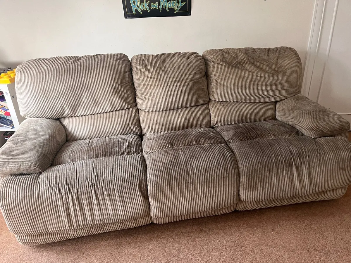 Free Sofa - Image 3