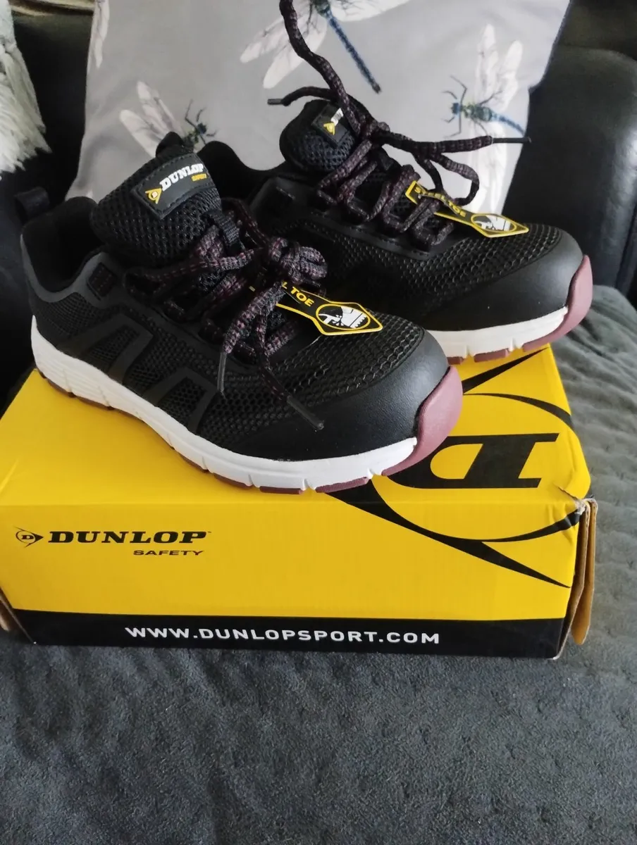 Safety shoes - Image 1