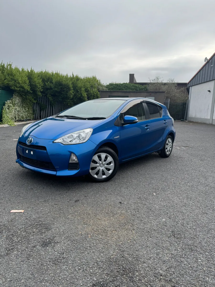 Toyota Aqua 1.5 Hybrid - Image 2