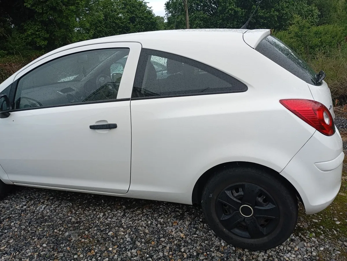 Vauxhall Corsa 2011 - Image 3