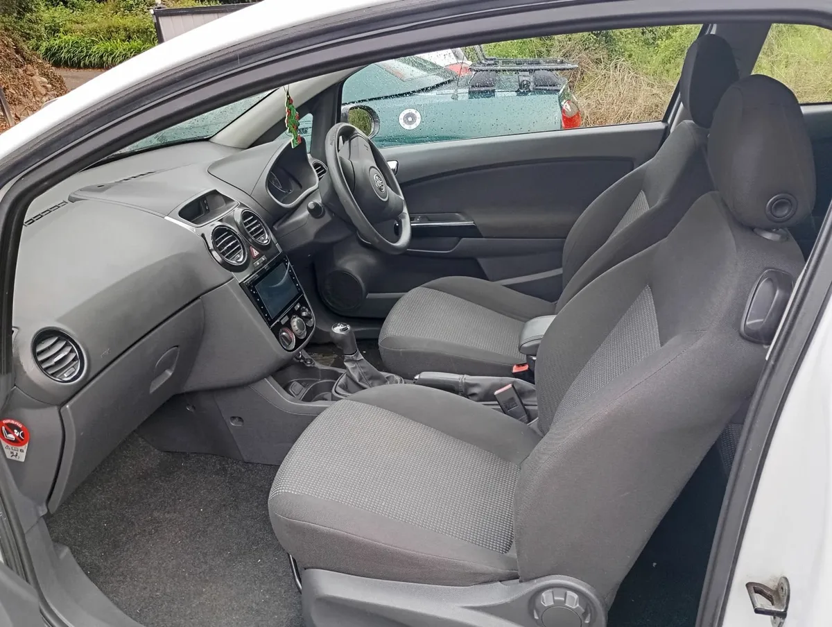 Vauxhall Corsa 2011 - Image 4