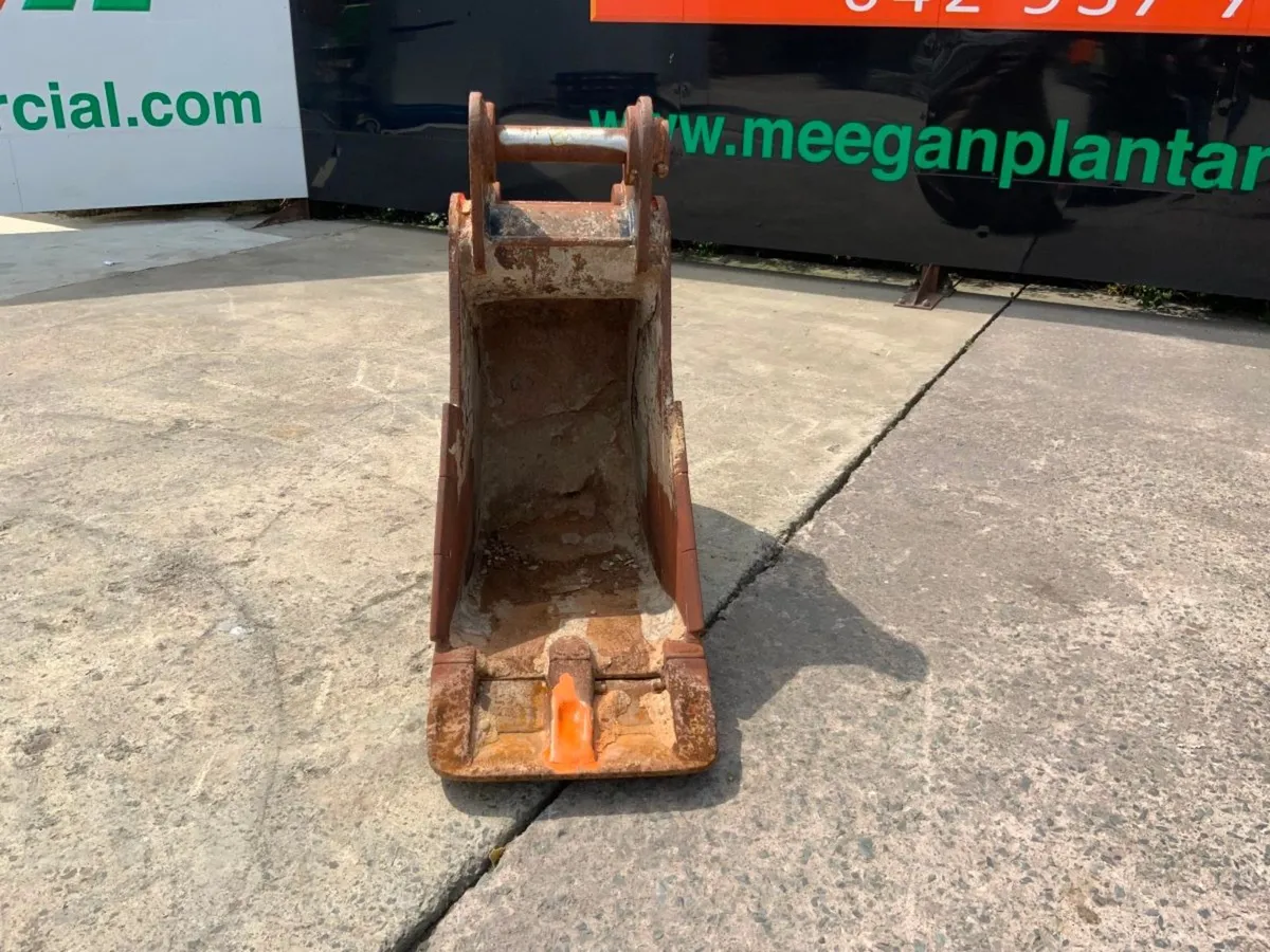 24" STRICKLAND BUCKET........80mm PINS.......1194 - Image 2